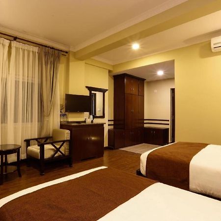 Da Yatra Courtyard Hotel & Resort Pokhara Exteriör bild