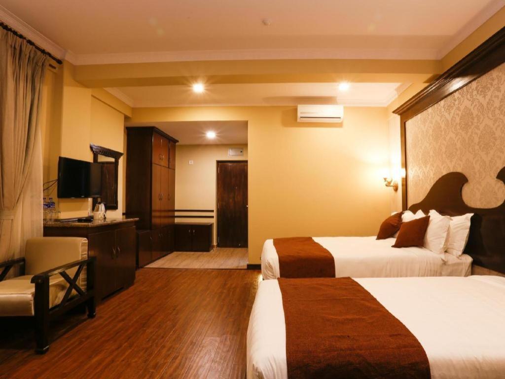 Da Yatra Courtyard Hotel & Resort Pokhara Exteriör bild