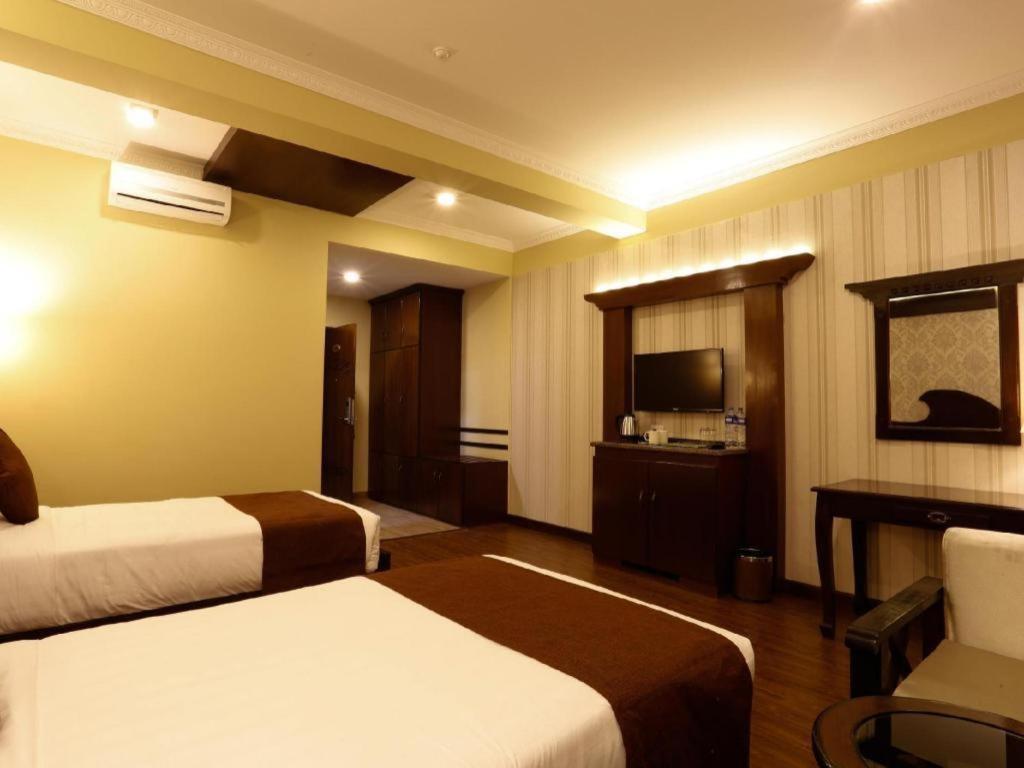 Da Yatra Courtyard Hotel & Resort Pokhara Exteriör bild