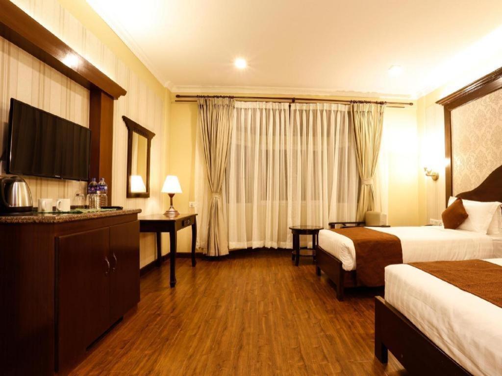 Da Yatra Courtyard Hotel & Resort Pokhara Exteriör bild