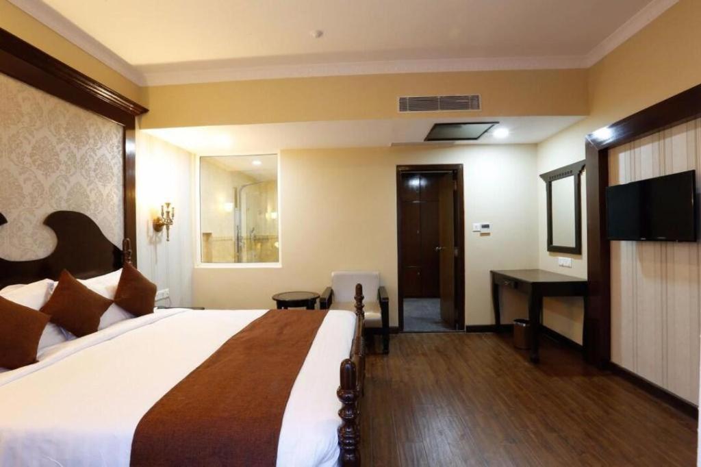 Da Yatra Courtyard Hotel & Resort Pokhara Exteriör bild