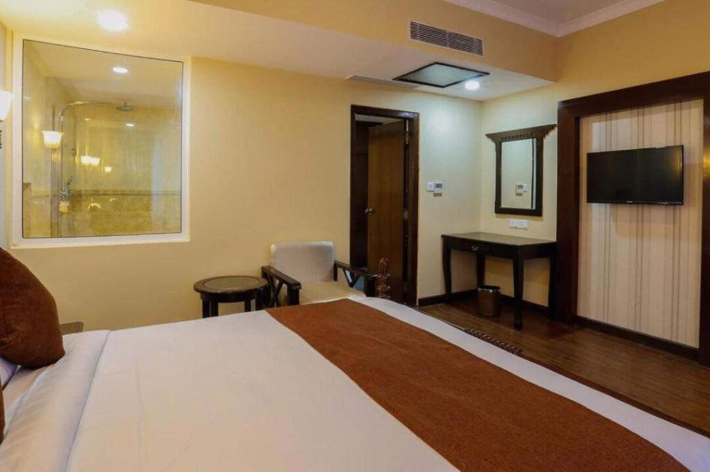 Da Yatra Courtyard Hotel & Resort Pokhara Exteriör bild