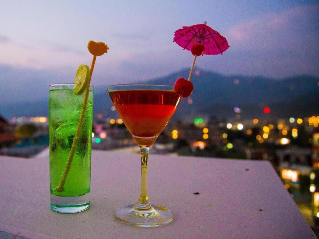 Da Yatra Courtyard Hotel & Resort Pokhara Exteriör bild