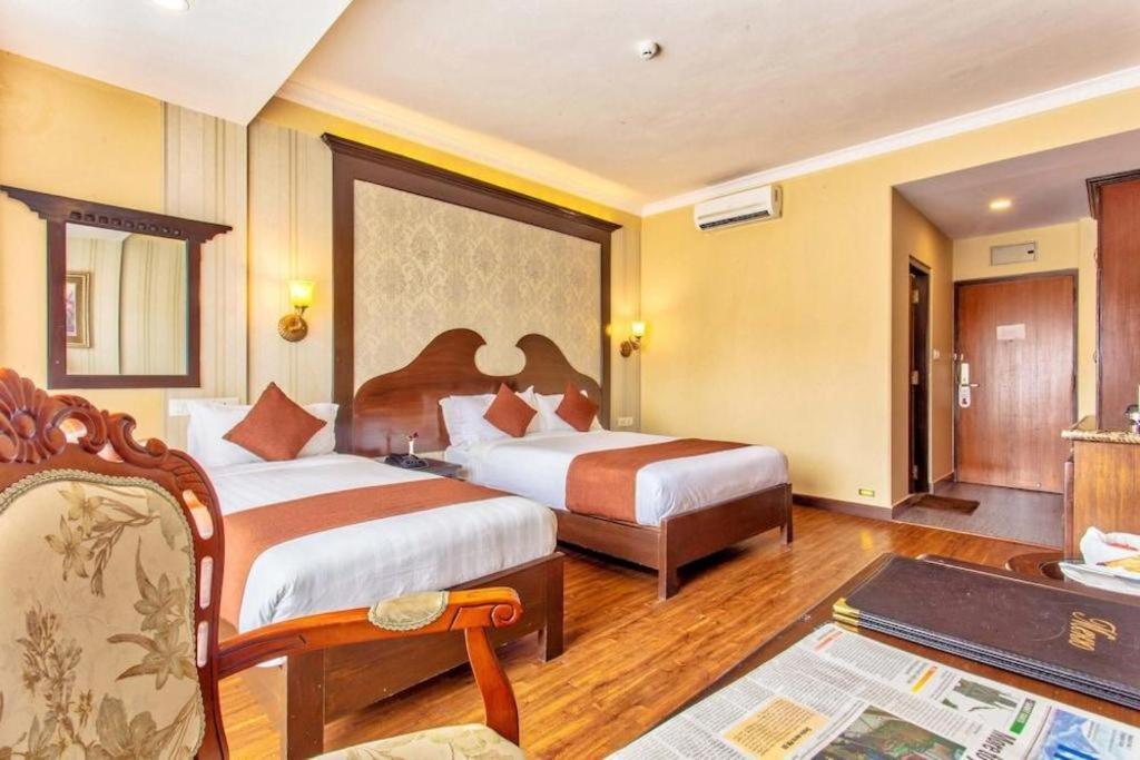 Da Yatra Courtyard Hotel & Resort Pokhara Exteriör bild